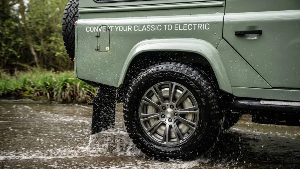 Land Rover Defender EV-Umbau von Protean